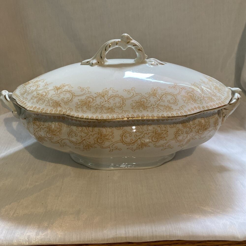 Antique John Maddock & Sons Royal Waldorf Tureen 1800's